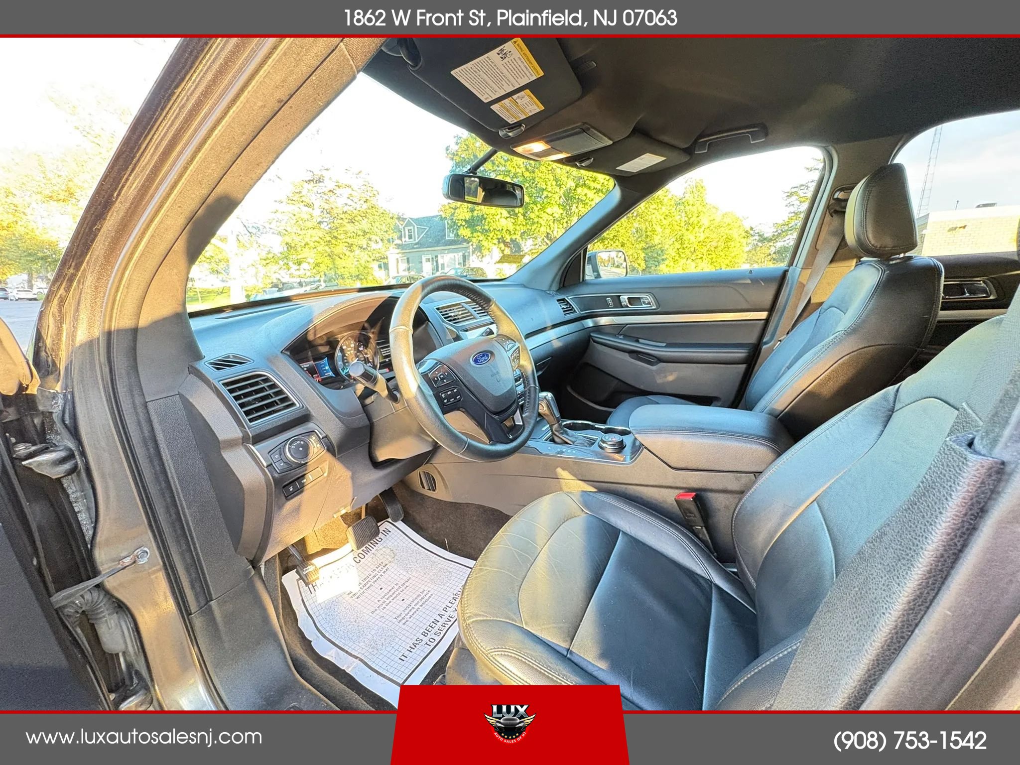 Used 2018 Ford Explorer XLT w/ Equipment Group 202A AWD/4WD image 17
