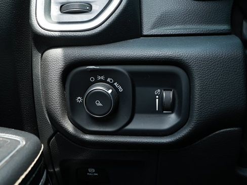 Used 2024 RAM 1500 Laramie RWD image 15