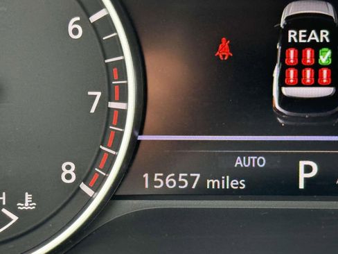 Used 2025 Nissan Pathfinder SV image 31