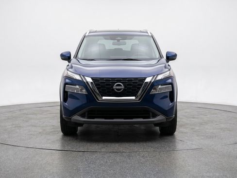 Used 2025 Nissan Rogue SV AWD/4WD image 2