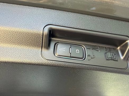 Used 2024 Ford Explorer XLT w/ Equipment Group 202A AWD/4WD image 41