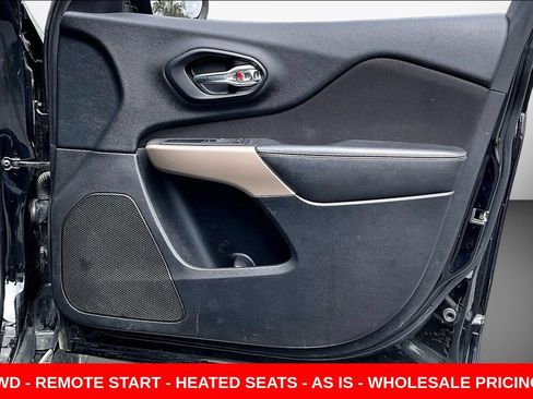 Used 2018 Jeep Cherokee Latitude w/ Altitude Package AWD/4WD image 25