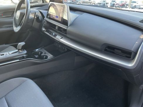 Used 2023 Toyota Prius LE image 18