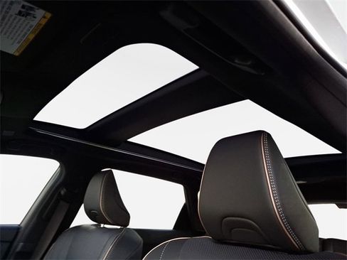 New 2026 Toyota Crown Signia image 9