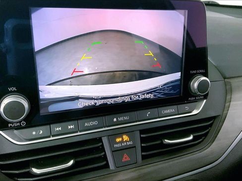 Used 2025 Nissan Altima 2.5 SV image 21