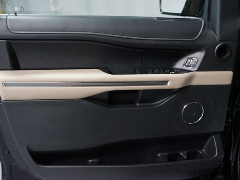 Used 2023 Ford Expedition XLT RWD image 30