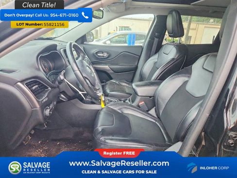 Used 2019 Jeep Cherokee Latitude Plus w/ Comfort/Convenience Group FWD image 9