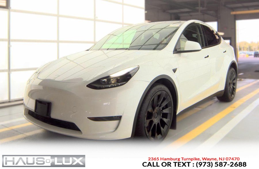 Used 2024 Tesla Model Y Long Range AWD/4WD image 3