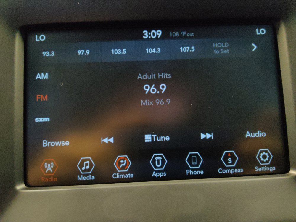 Used 2019 Jeep Compass Latitude FWD image 25