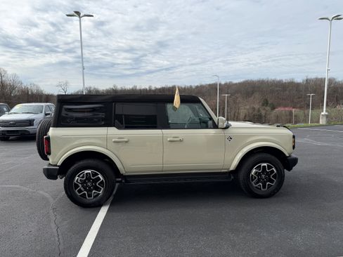 Certified 2025 Ford Bronco Outer Banks AWD/4WD image 4