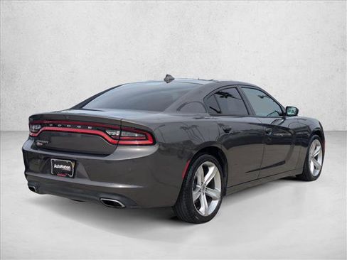 Used 2017 Dodge Charger SXT w/ Plus Group RWD image 5