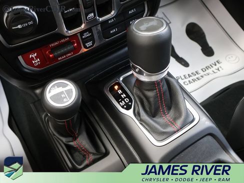 Used 2023 Jeep Wrangler Unlimited Rubicon w/ Cold Weather Group AWD/4WD image 37