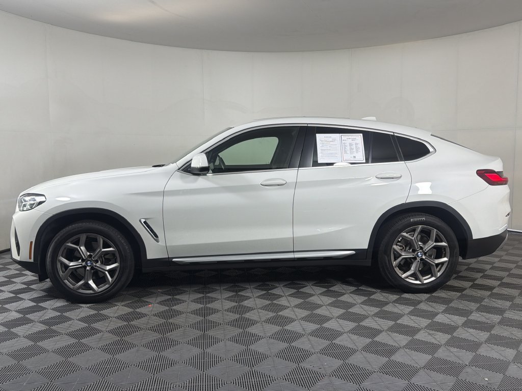 Used 2022 BMW X4 xDrive30i w/ Premium Package 2 AWD/4WD image 2