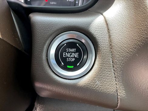 Used 2021 GMC Yukon XL SLT w/ SLT Premium Package RWD image 33