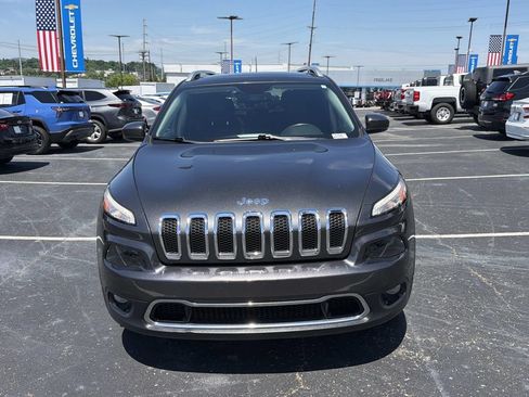 Used 2016 Jeep Cherokee Limited w/ Luxury Group FWD image 8