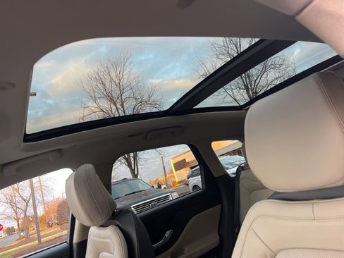 Used 2025 Lincoln Corsair Grand Touring w/ Equipment Group 302A image 39