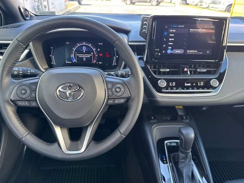 Used 2025 Toyota Corolla XSE FWD image 14