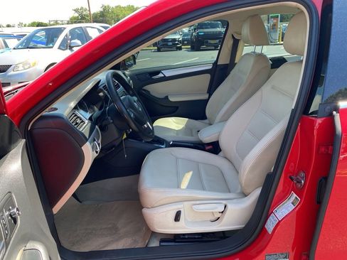Used 2013 Volkswagen Jetta SE FWD image 11