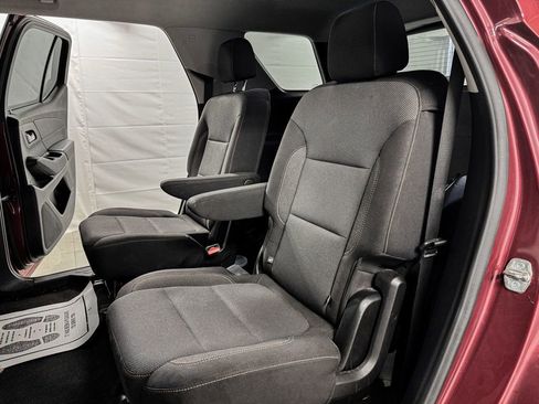 Used 2021 Chevrolet Traverse LT FWD image 10