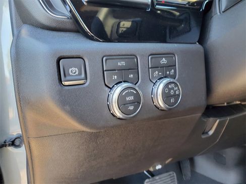 New 2026 GMC Sierra 1500 Elevation image 11