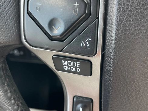 Used 2021 Toyota Tacoma SR5 AWD/4WD image 25