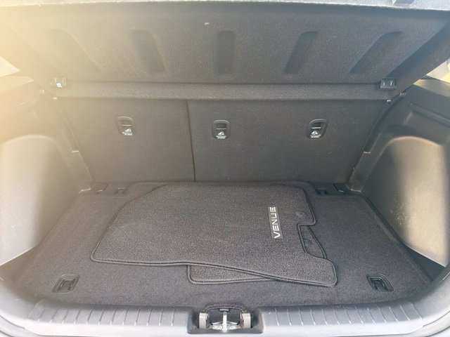 Used 2023 Hyundai Venue SE w/ Cargo Package FWD image 29