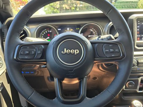 Used 2023 Jeep Wrangler Unlimited AWD/4WD image 14