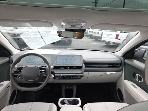 Certified 2023 Hyundai Ioniq 5 Limited w/ Cargo Package image 31