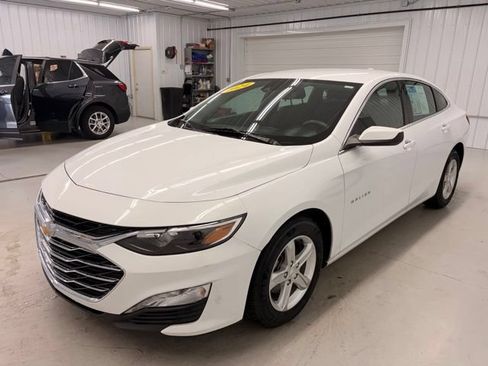 Used 2024 Chevrolet Malibu LT FWD image 3