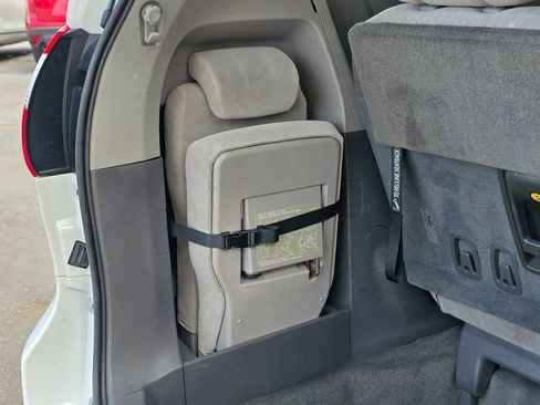 Used 2019 Toyota Sienna LE image 16