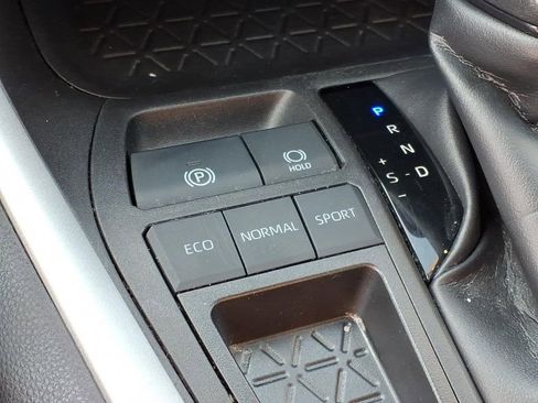 Used 2023 Toyota RAV4 XLE FWD image 21