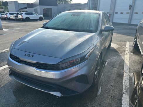 Used 2022 Kia Forte LXS FWD image 1
