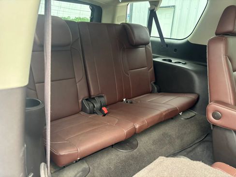 Used 2017 Chevrolet Suburban Premier AWD/4WD image 10