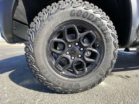 New 2026 Chevrolet Silverado 1500 ZR2 AWD/4WD image 10