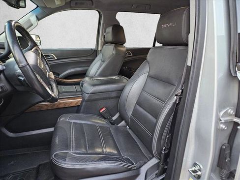 Used 2019 GMC Yukon XL Denali image 21