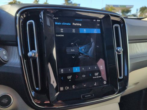 New 2025 Volvo XC40 B5 Ultra w/ Climate Package image 21