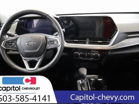 Used 2024 Chevrolet Trax ACTIV w/ Sunroof Package FWD image 17