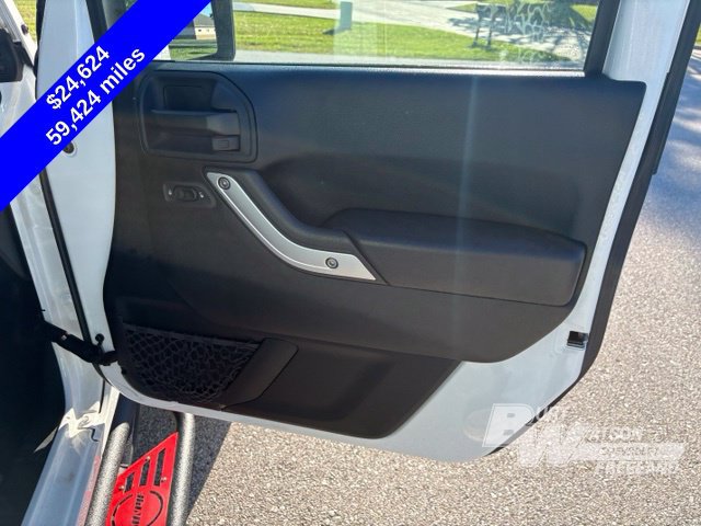 Used 2018 Jeep Wrangler Unlimited Rubicon w/ Cold Weather Group AWD/4WD image 35