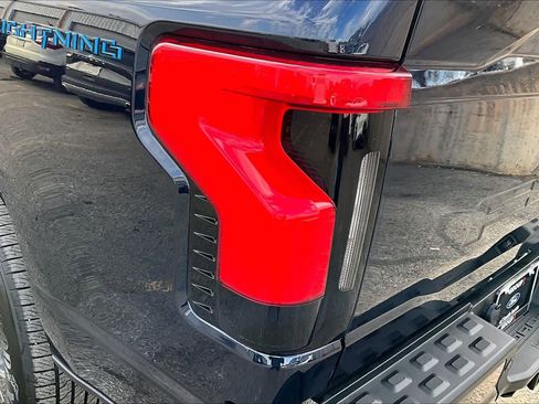 Used 2024 Ford F150 Lightning XLT image 32