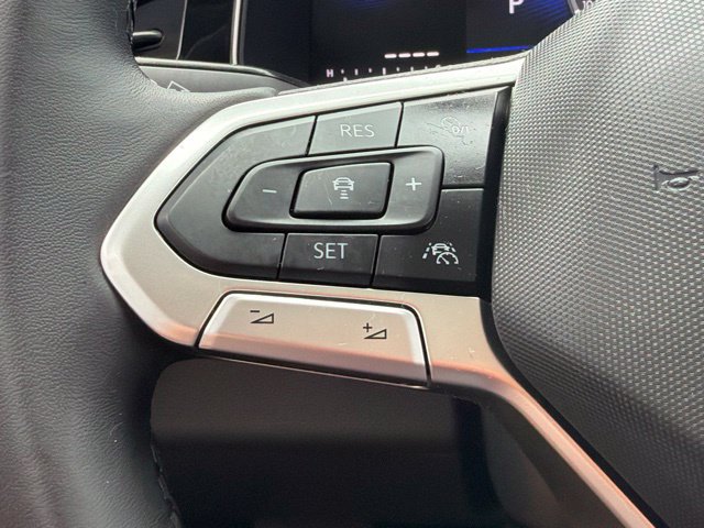Used 2025 Volkswagen Jetta SE FWD image 23