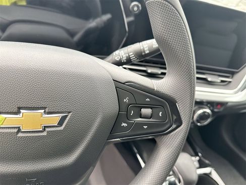New 2026 Chevrolet Trax LT w/ Sunroof Package image 18