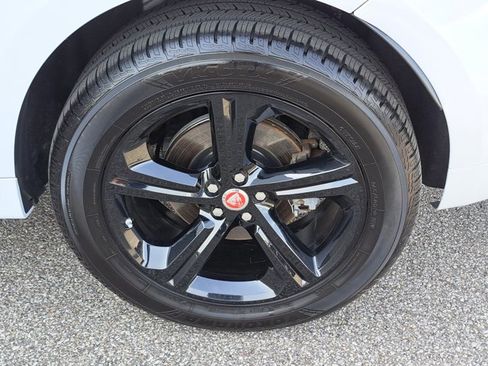 Used 2020 Jaguar F-PACE Checkered Flag image 5