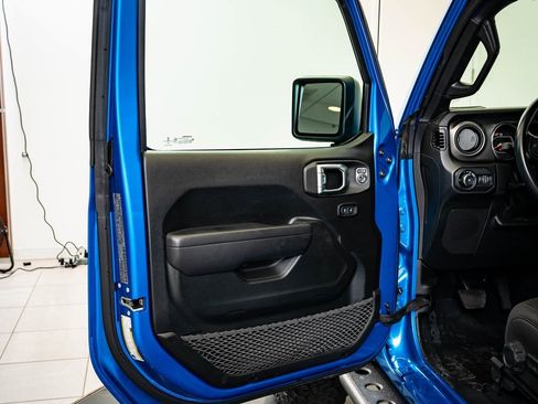 Used 2022 Jeep Wrangler Sport S image 25