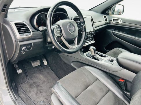 Used 2022 Jeep Grand Cherokee Laredo X image 12