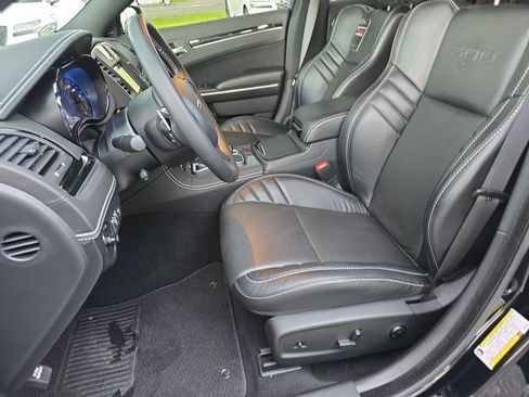 Used 2023 Chrysler 300 C RWD image 11