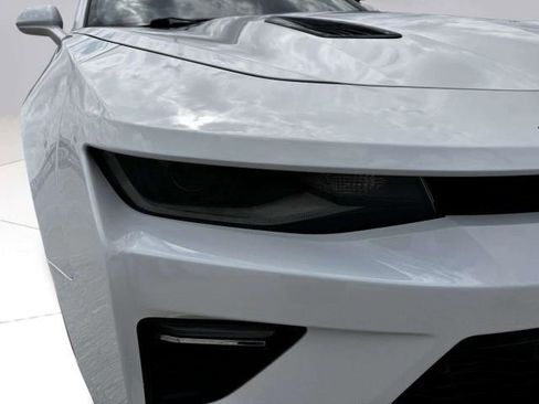 Used 2016 Chevrolet Camaro SS RWD image 10