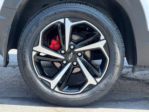 Used 2023 Chevrolet TrailBlazer RS AWD/4WD image 10