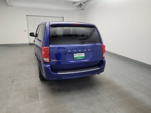 Used 2020 Dodge Grand Caravan SE image 6