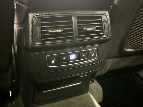 Used 2017 Audi Q7 3.0T Premium Plus w/ Premium Plus Package image 32