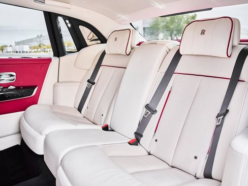 Used 2023 Rolls-Royce Phantom Sedan RWD image 60